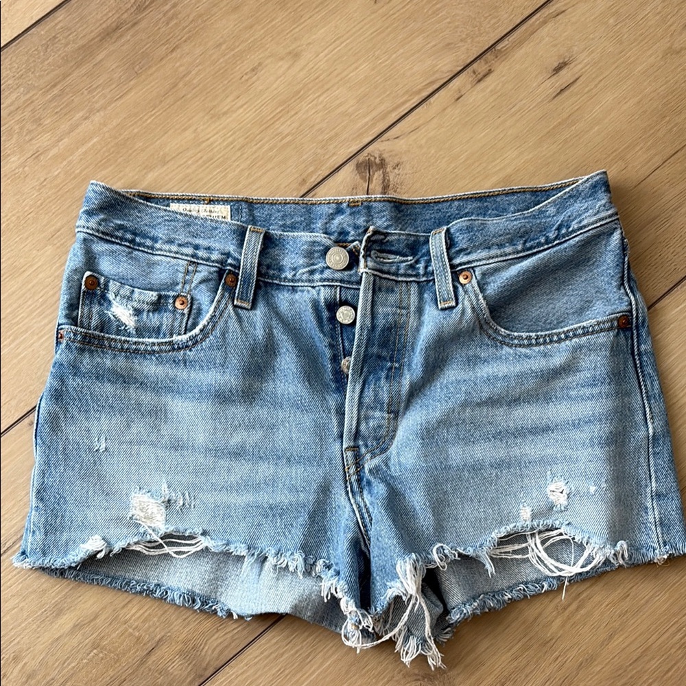 Levi’s 501 Denim Distressed Button-Fly Cut-Offs size Small/4